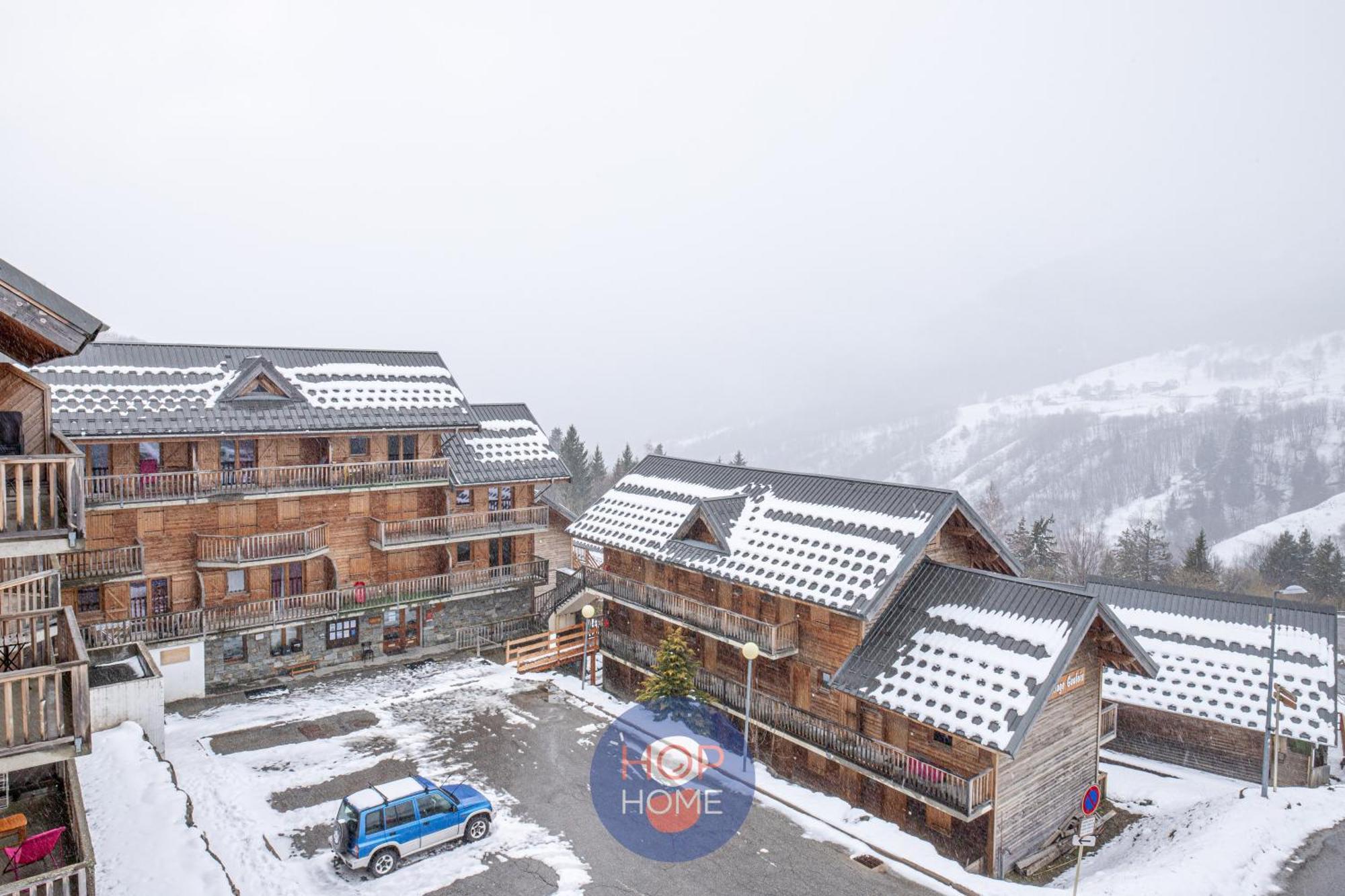 A1 308 Au Pied Des Pistes